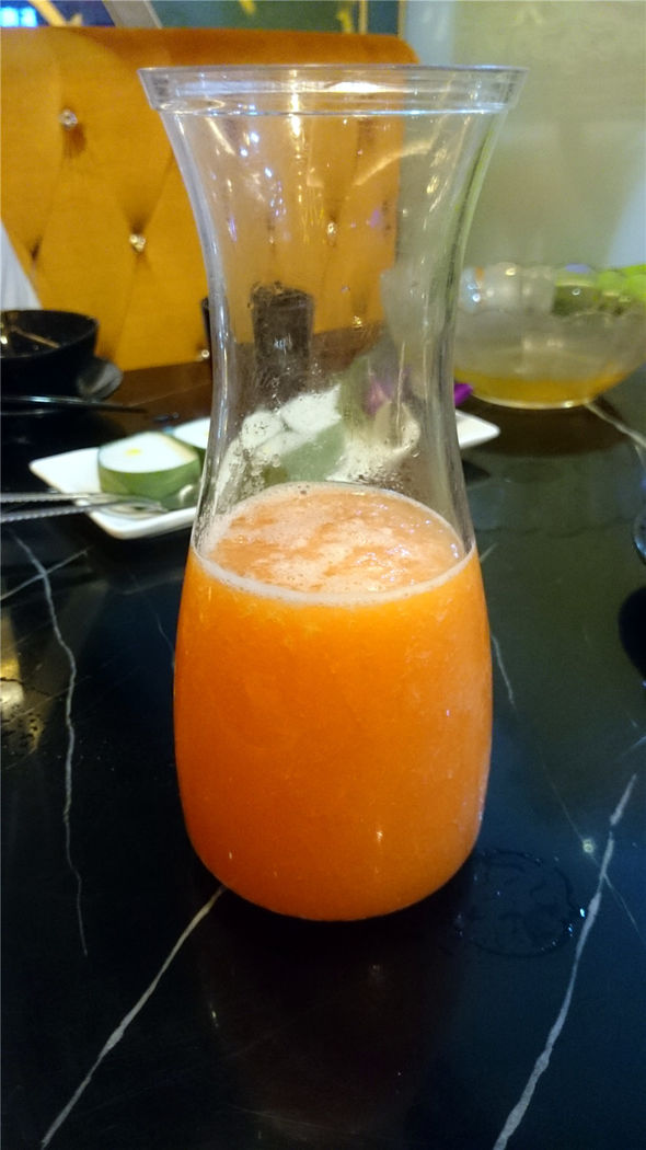 茶水,醋料,熟牛肉汤面,泰式椰汁西米糕,鲜榨木瓜汁,香茅鸡扒