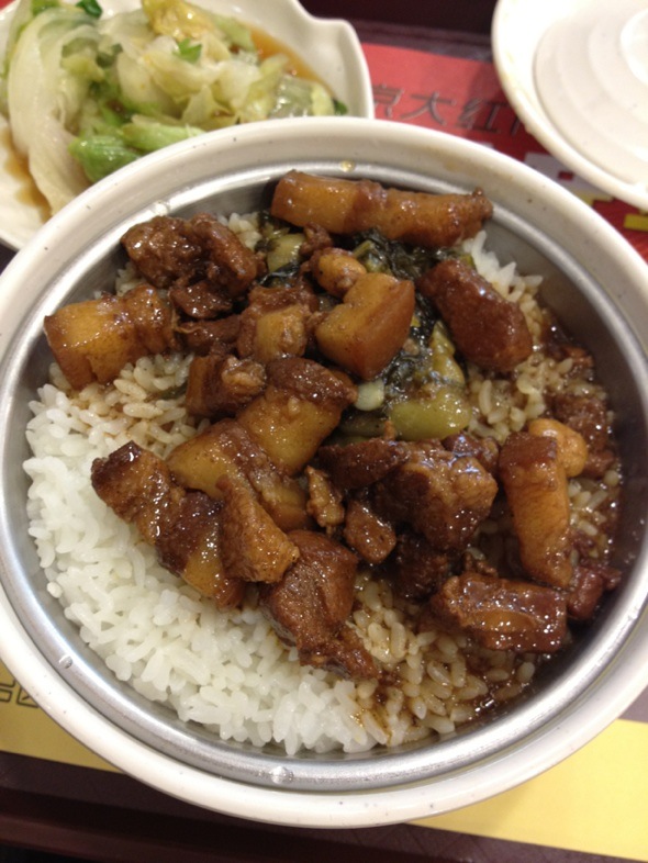 酸菜卤肉饭