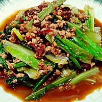 酱香肉末莴苣叶