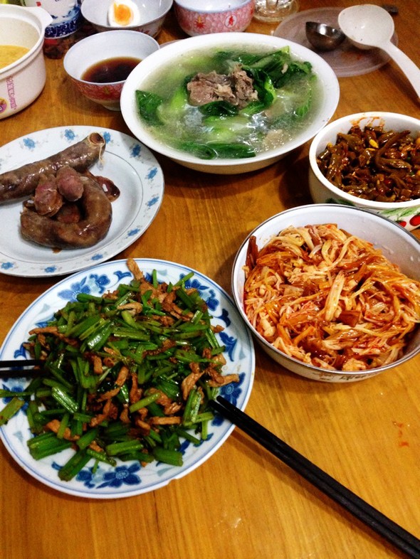 炒菜大致分家常菜,宴客菜,还有什么