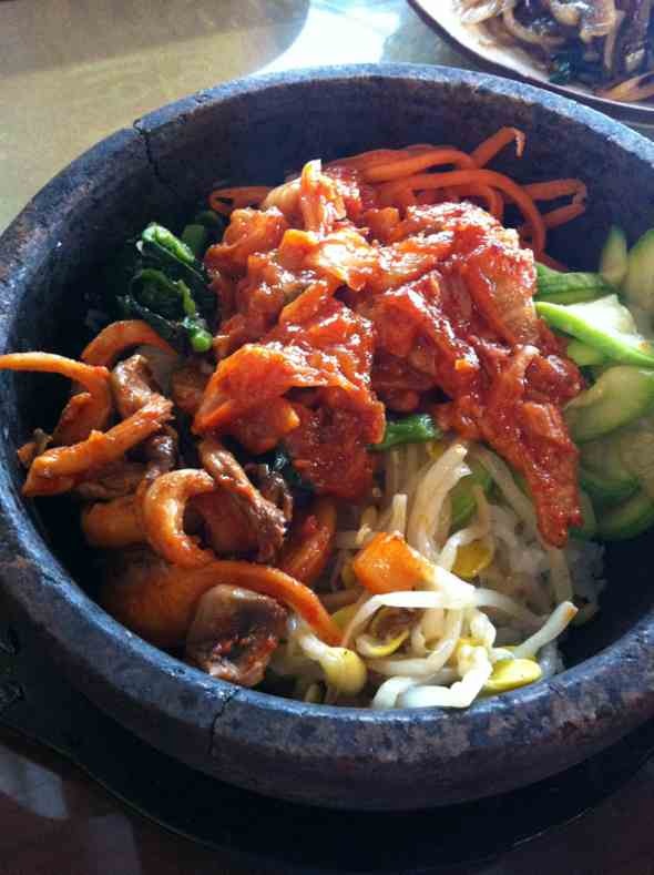 泡菜五花肉拌饭